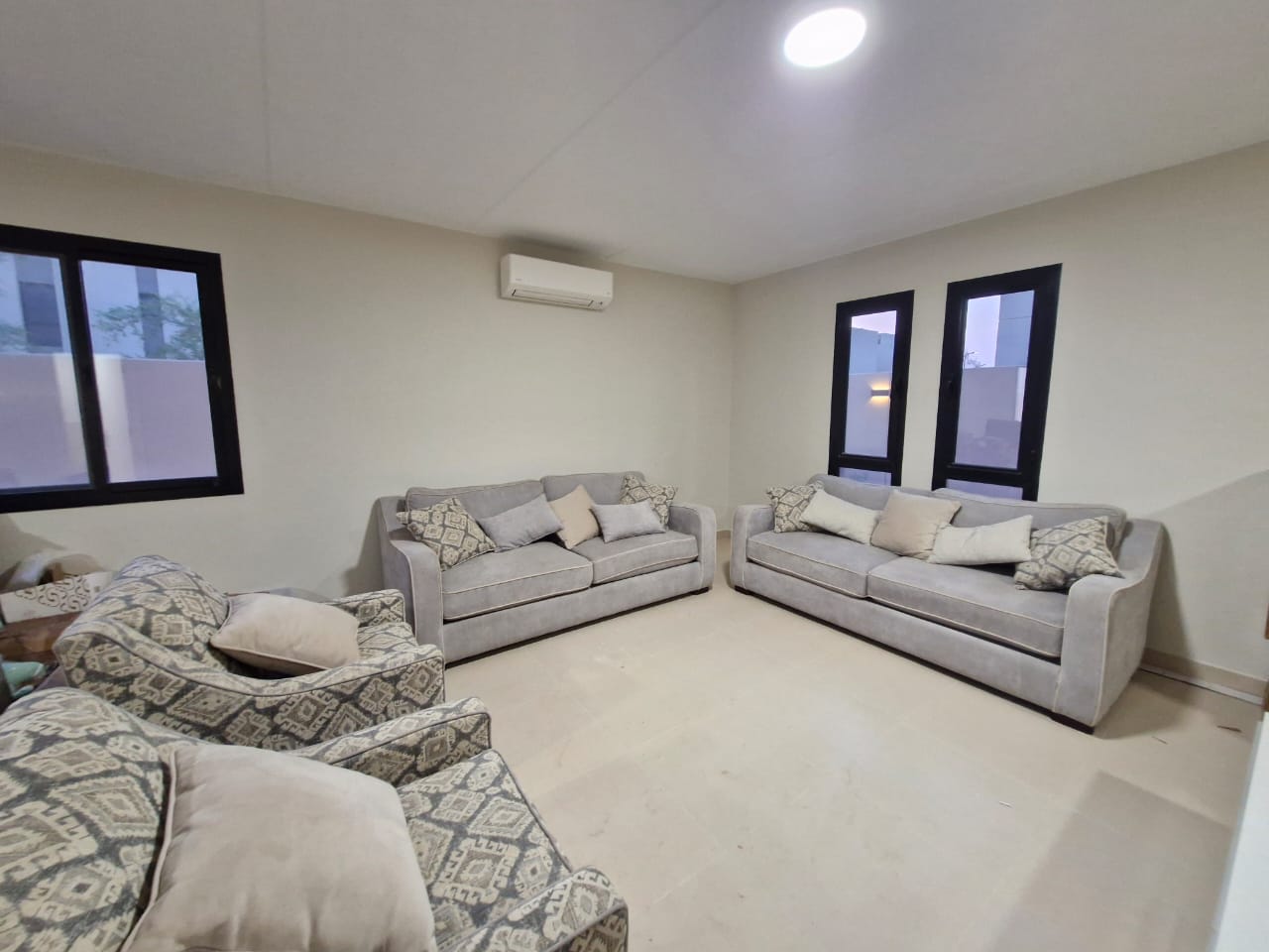  🏰 *Modern Luxury Villa in Sidra District – Roshn*  ✨ Elegantly Half-Furnished ✨